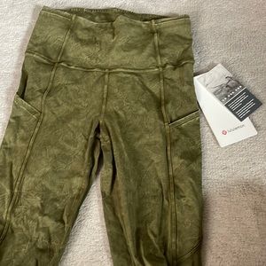 -Biker Shorts- Camouflage- LuLulemon